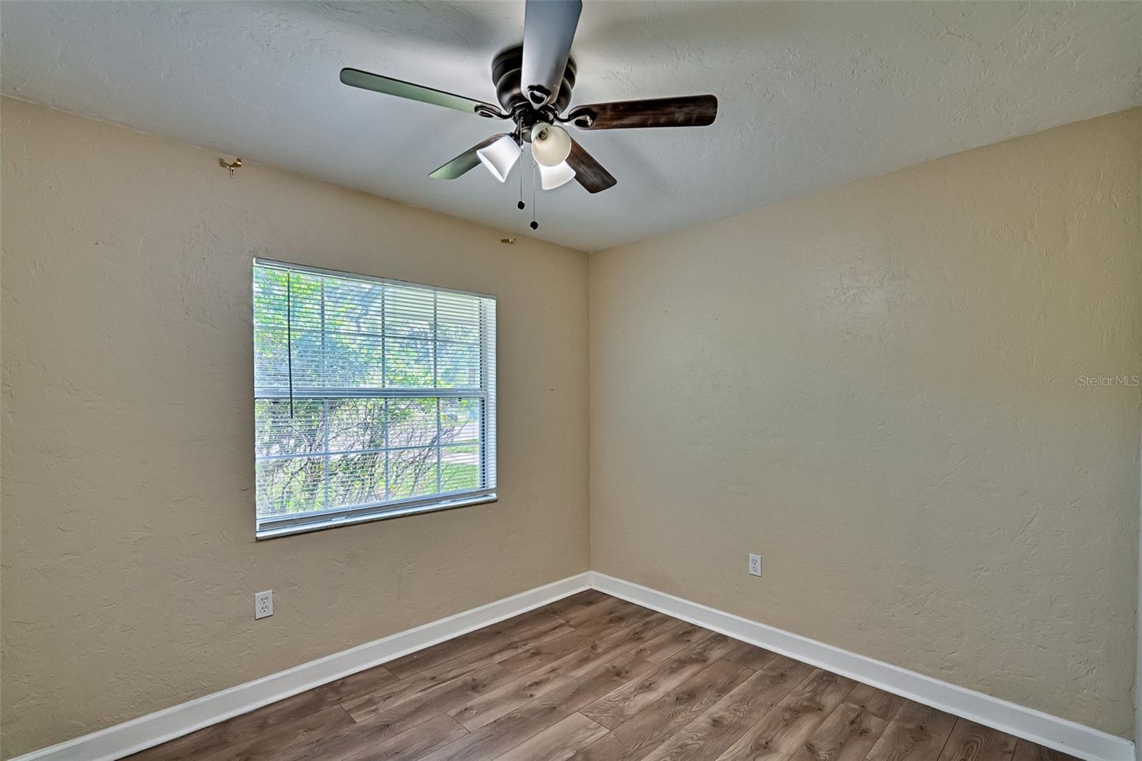 Image 15 of 37 For 23297 178th Place