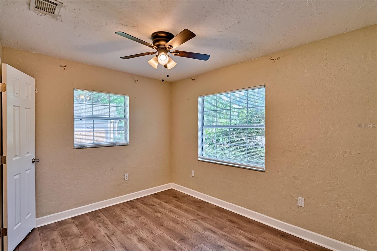Image 18 of 37 For 23297 178th Place