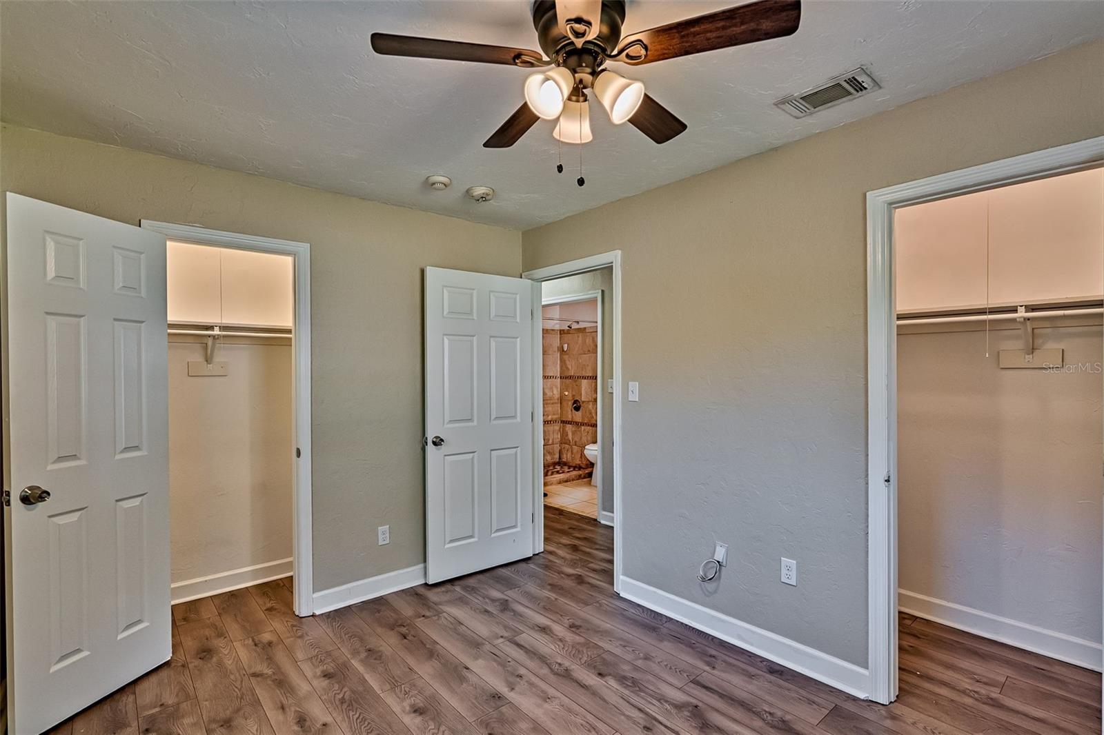 Image 19 of 37 For 23297 178th Place