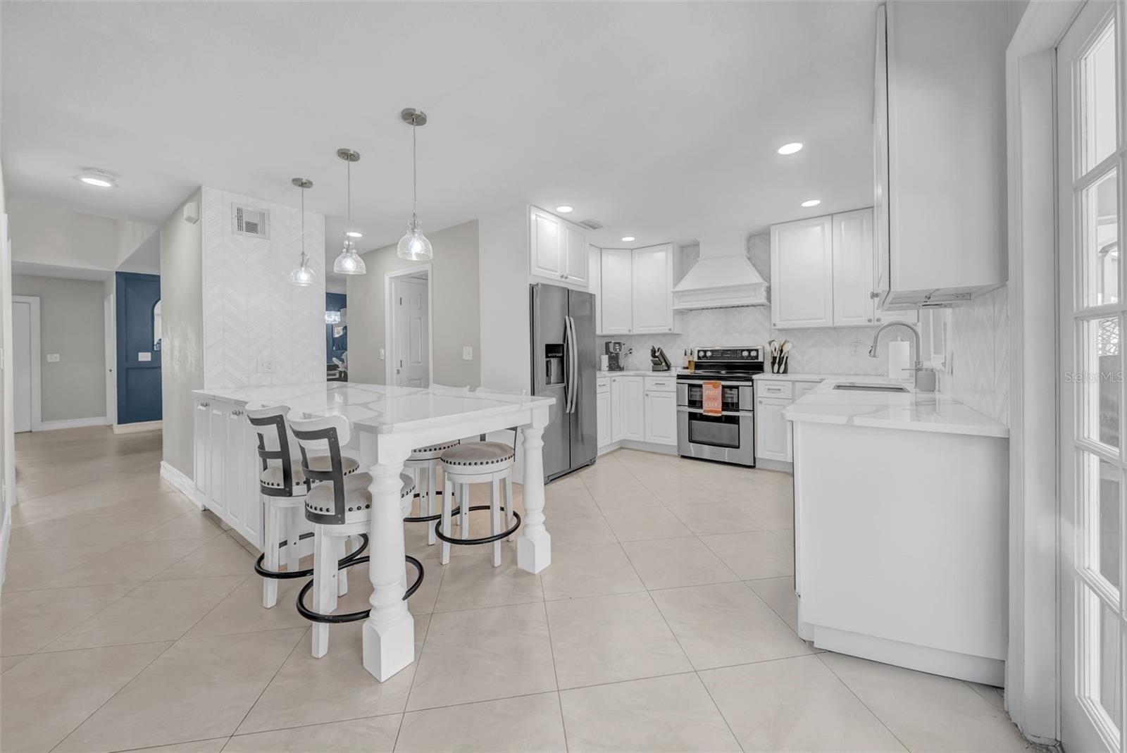 Image 10 of 72 For 8809 Glen Lakes Boulevard N