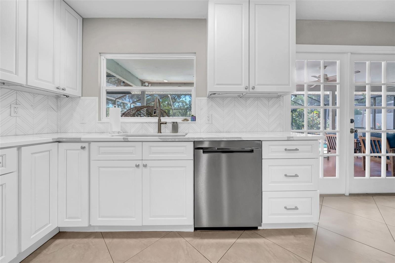Image 16 of 72 For 8809 Glen Lakes Boulevard N