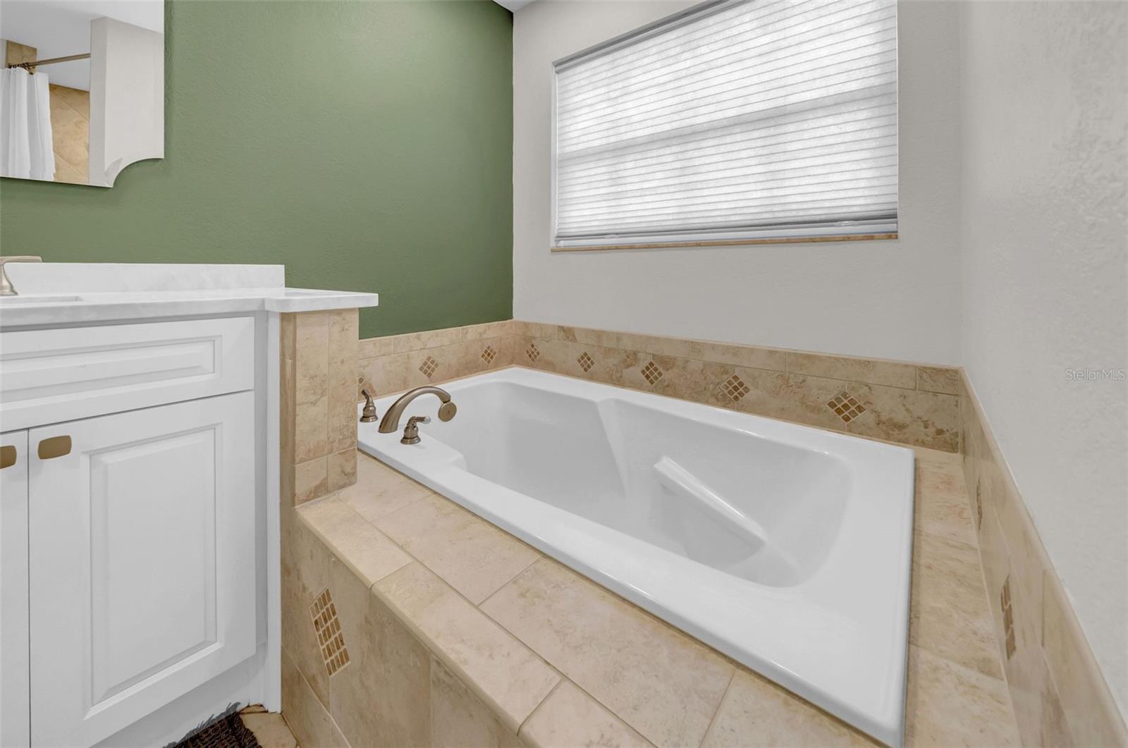 Image 35 of 72 For 8809 Glen Lakes Boulevard N