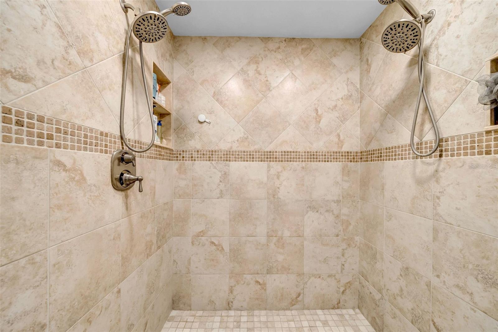 Image 36 of 72 For 8809 Glen Lakes Boulevard N