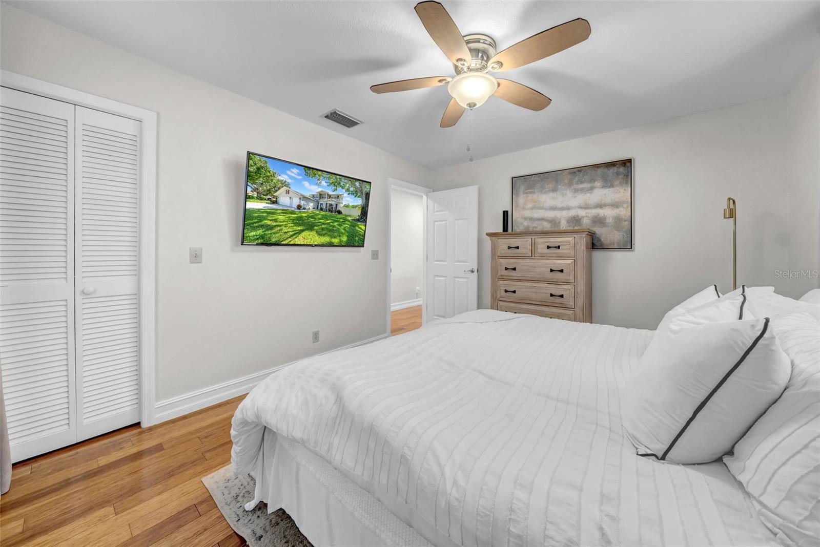 Image 41 of 72 For 8809 Glen Lakes Boulevard N