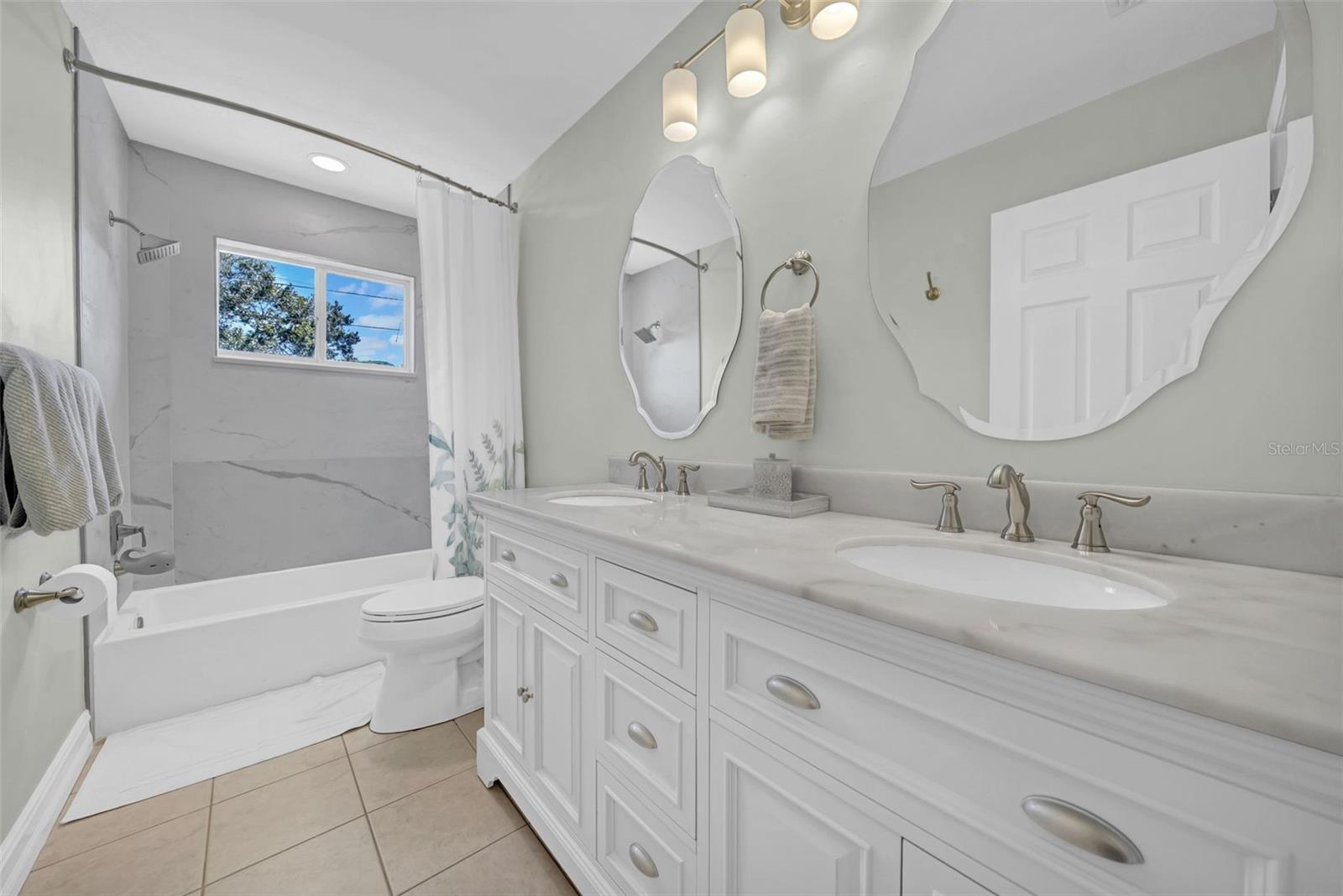 Image 42 of 72 For 8809 Glen Lakes Boulevard N