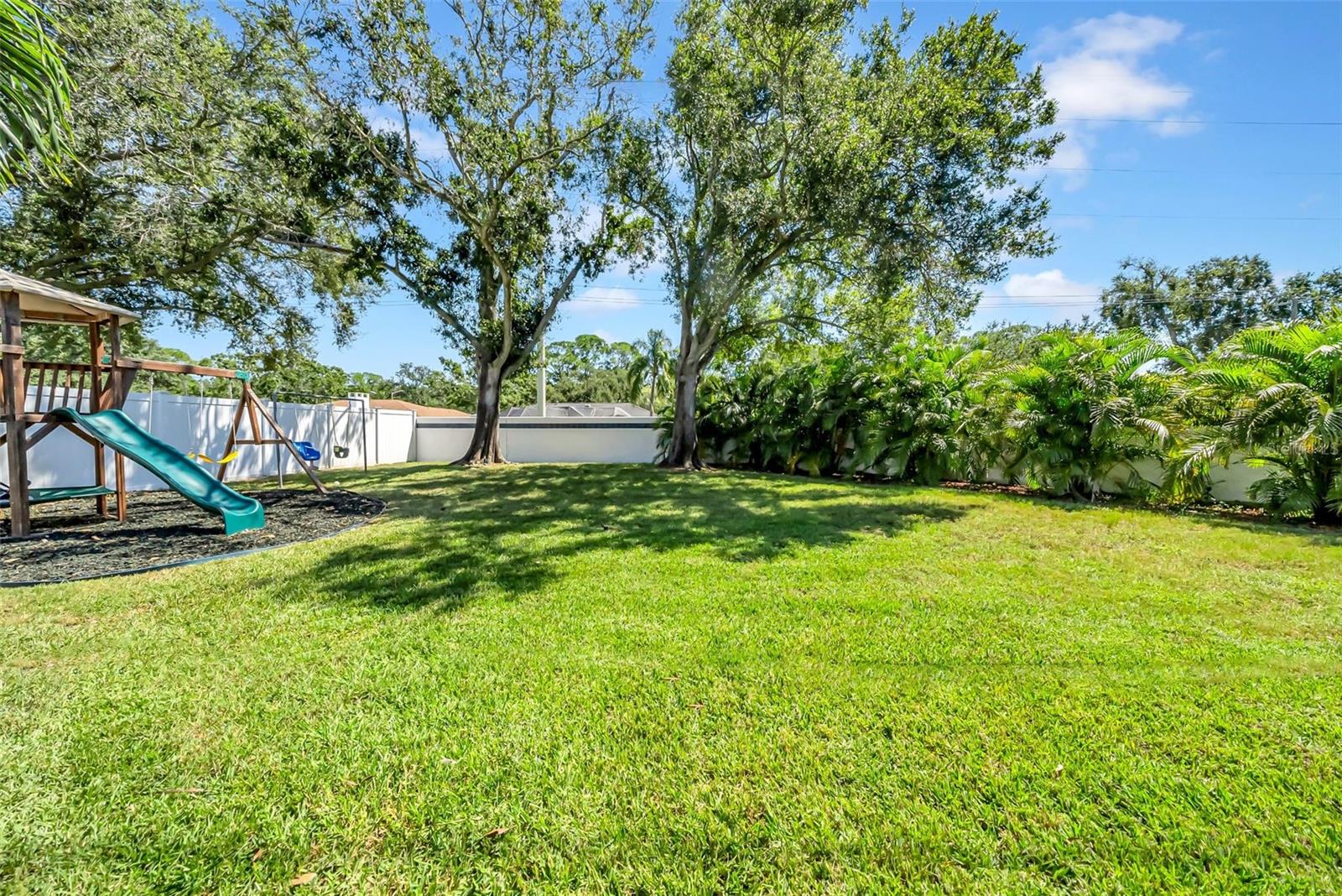 Image 57 of 72 For 8809 Glen Lakes Boulevard N