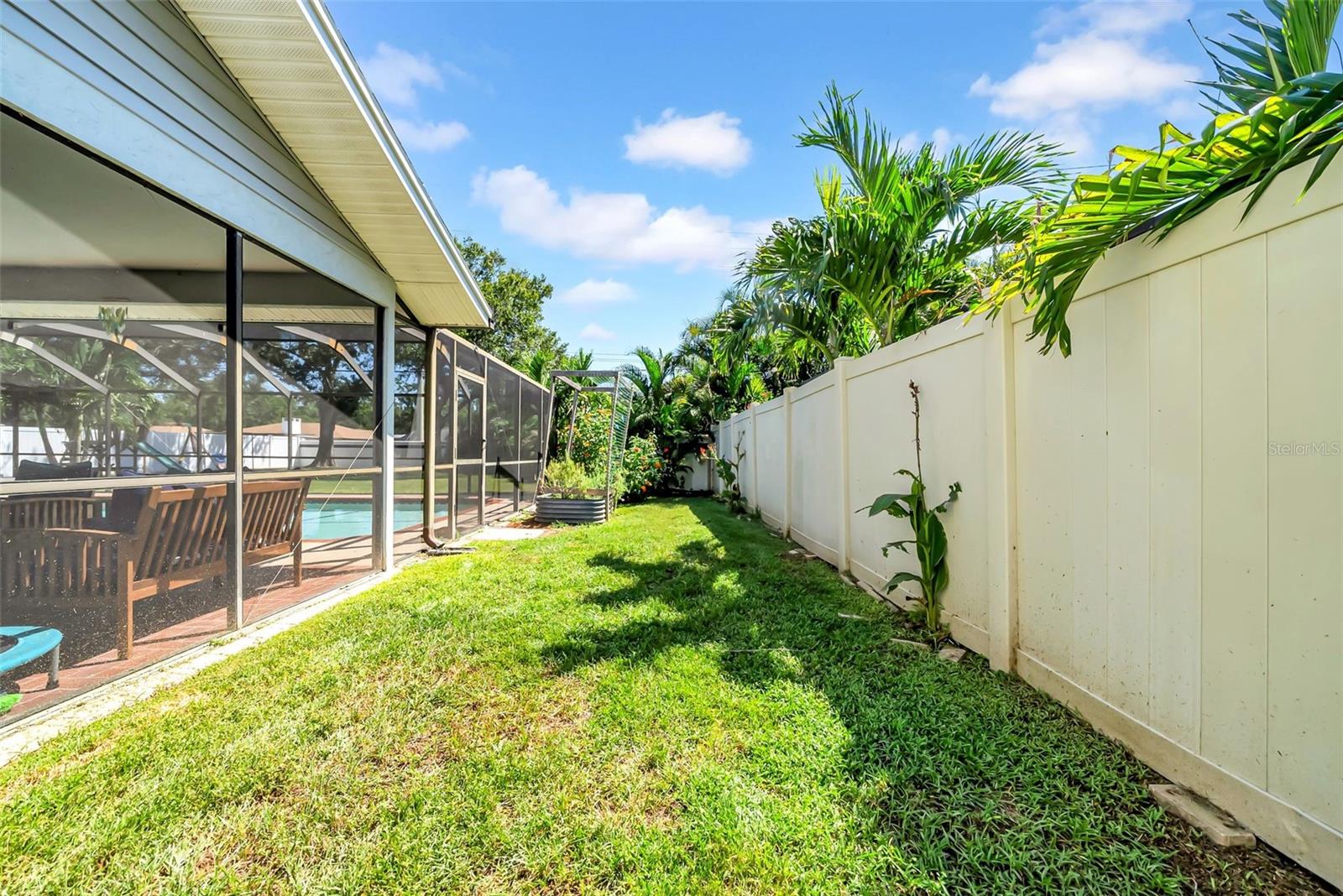 Image 60 of 72 For 8809 Glen Lakes Boulevard N