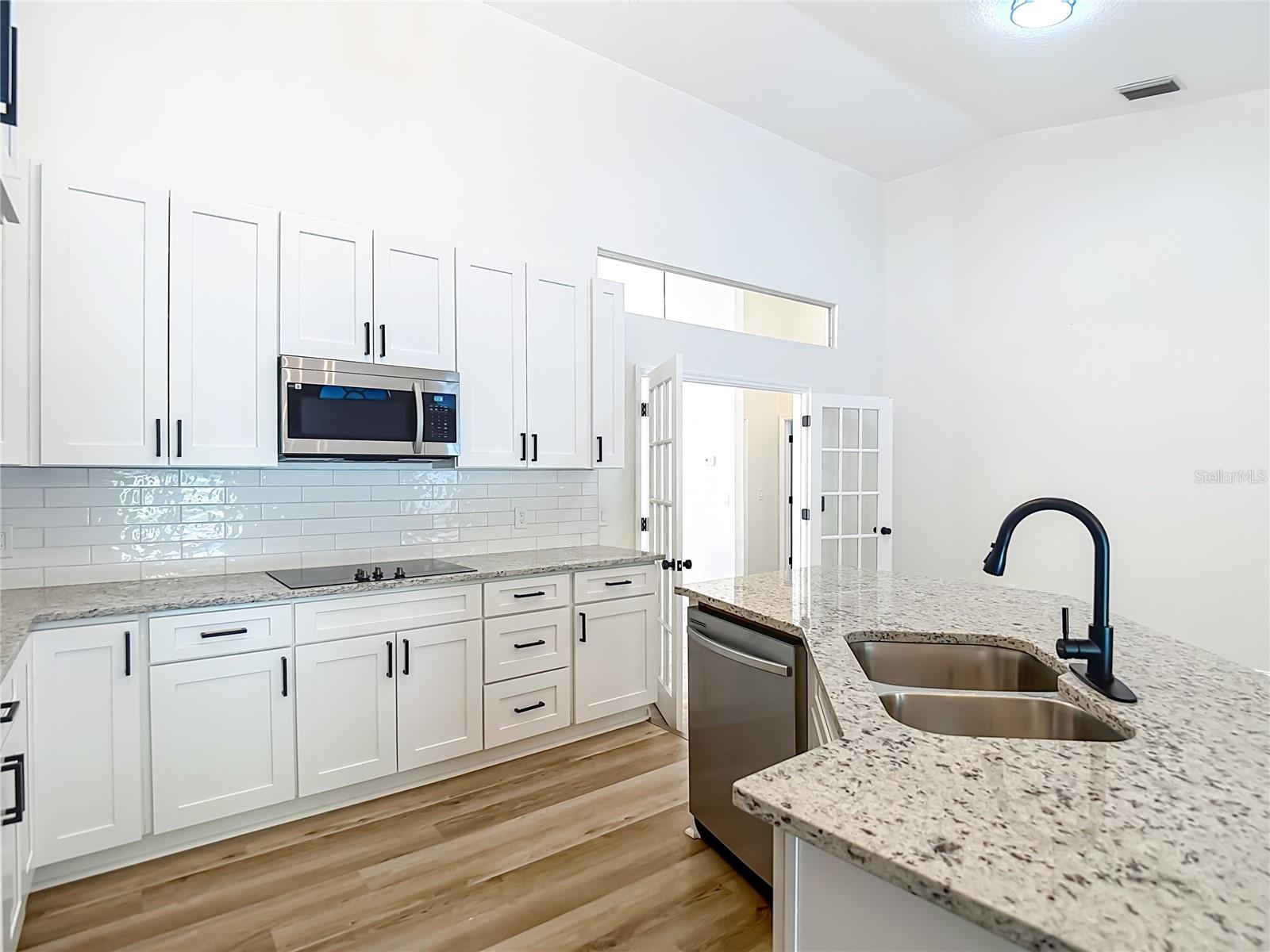 Image 32 of 81 For 8237 Setters Point Drive