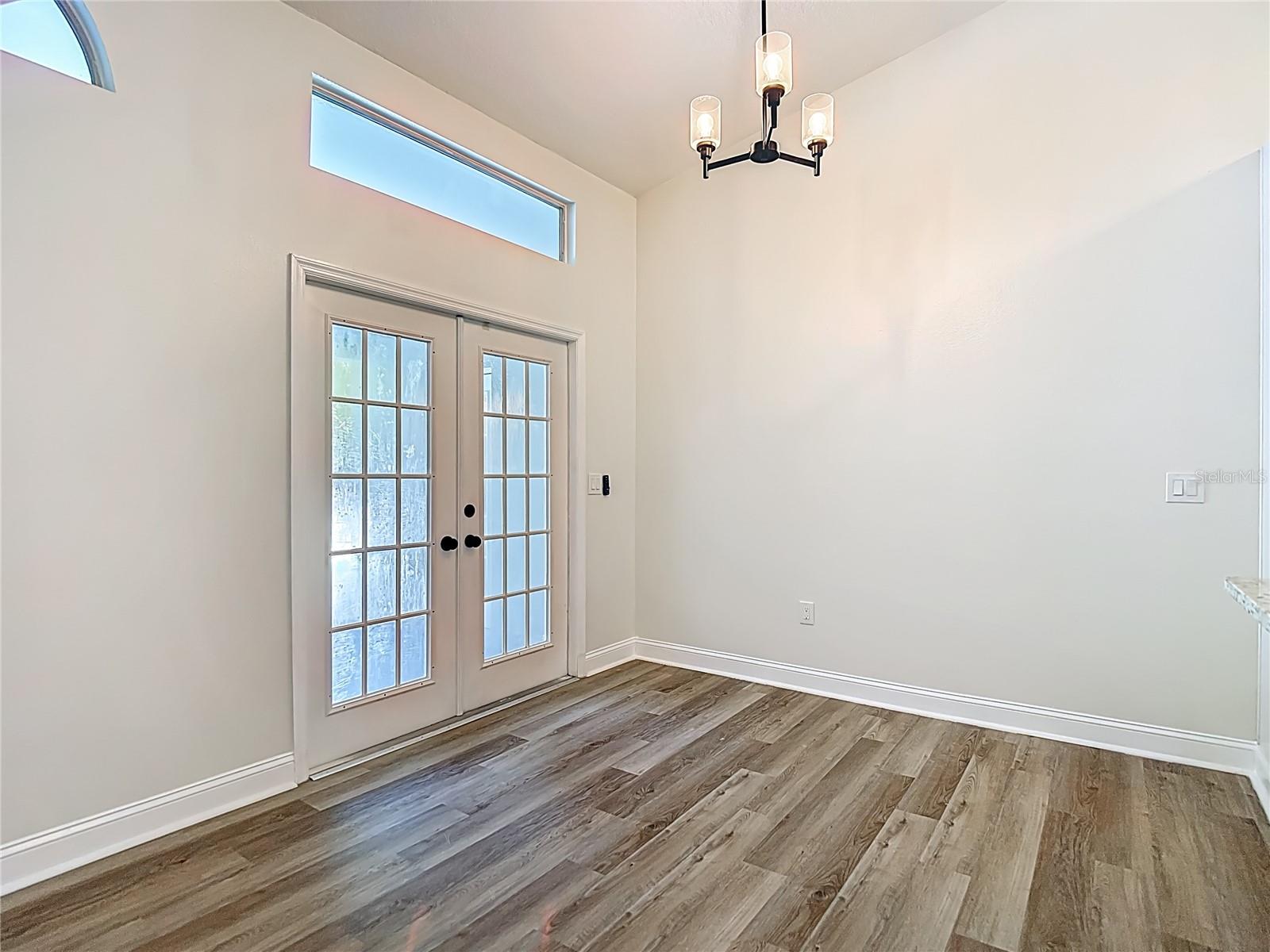 Image 36 of 81 For 8237 Setters Point Drive