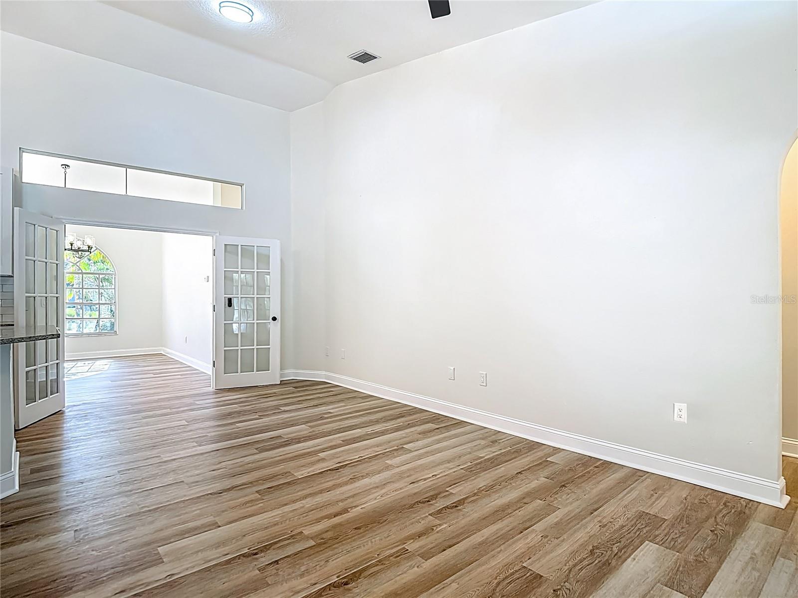 Image 37 of 81 For 8237 Setters Point Drive
