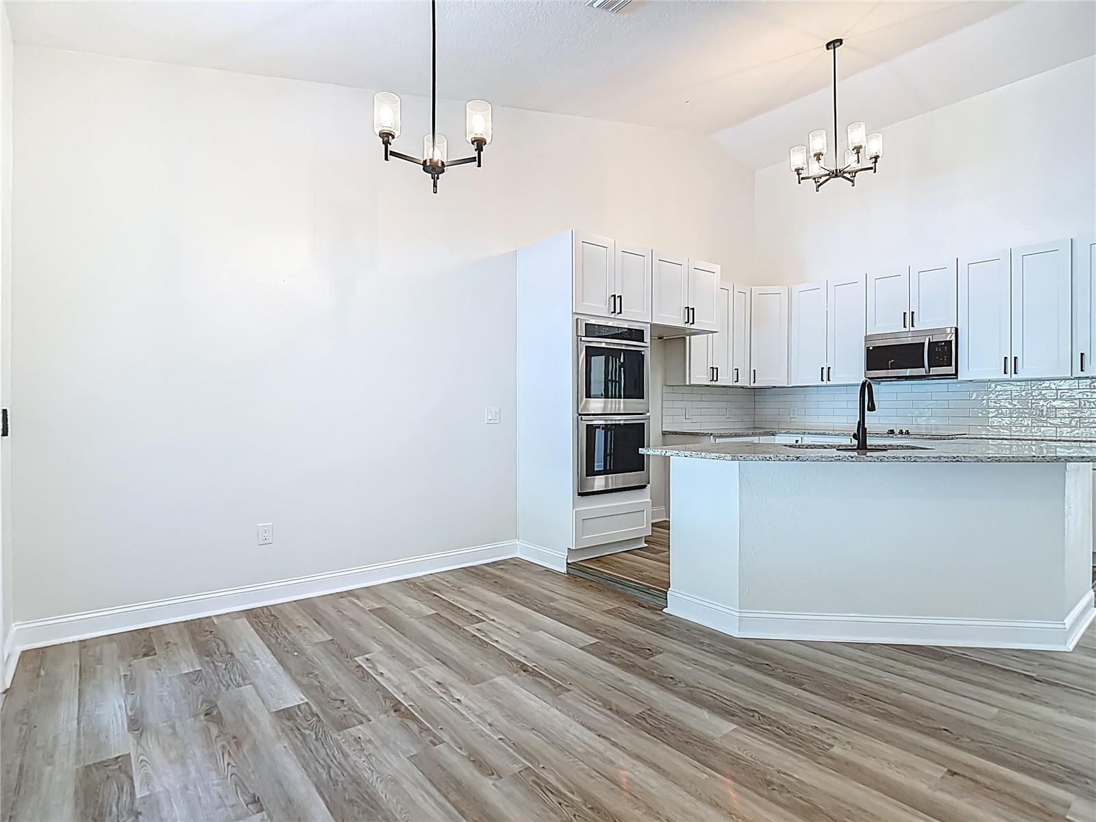 Image 38 of 81 For 8237 Setters Point Drive