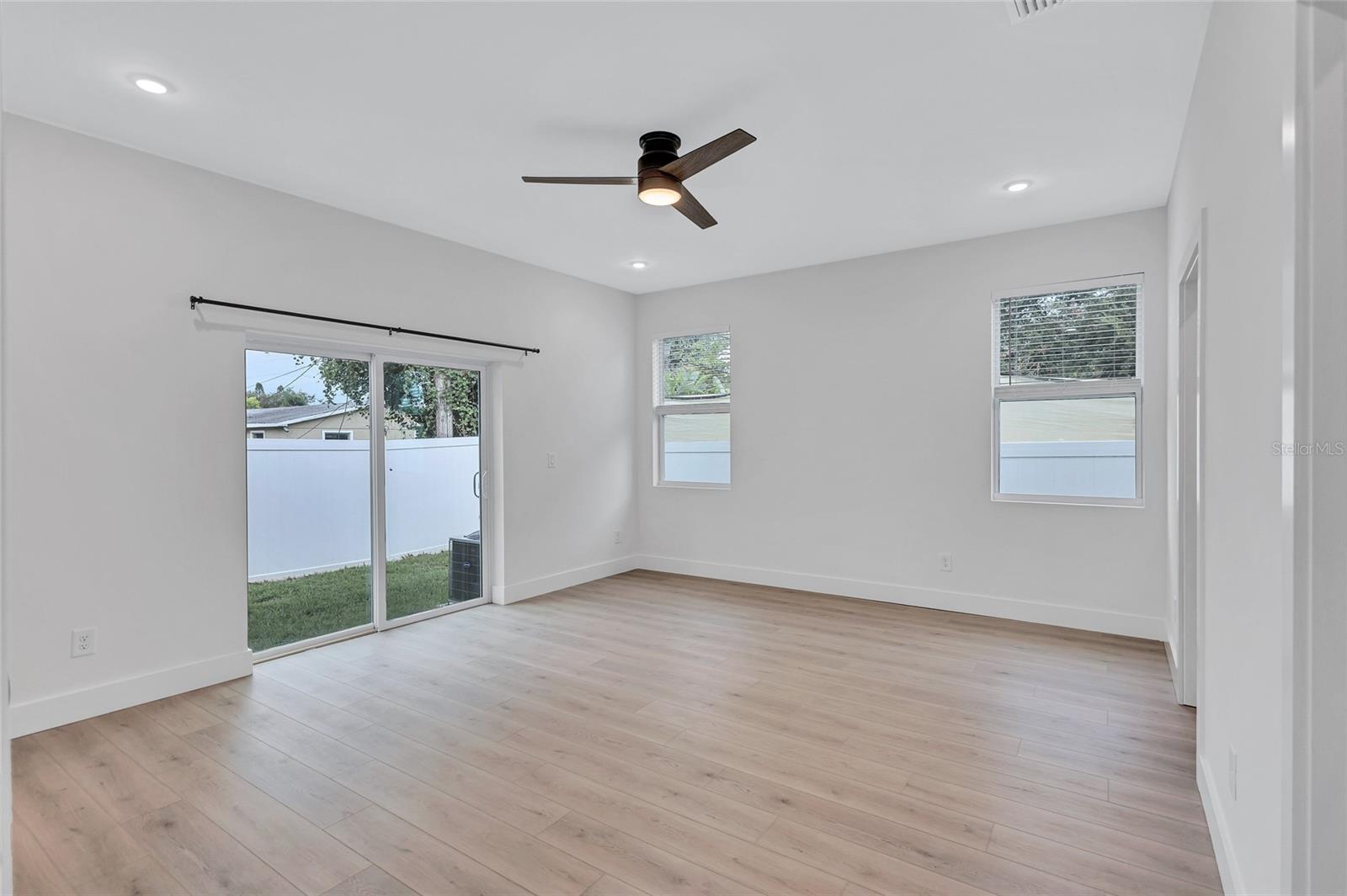 Image 11 of 32 For 2720 27th Avenue N
