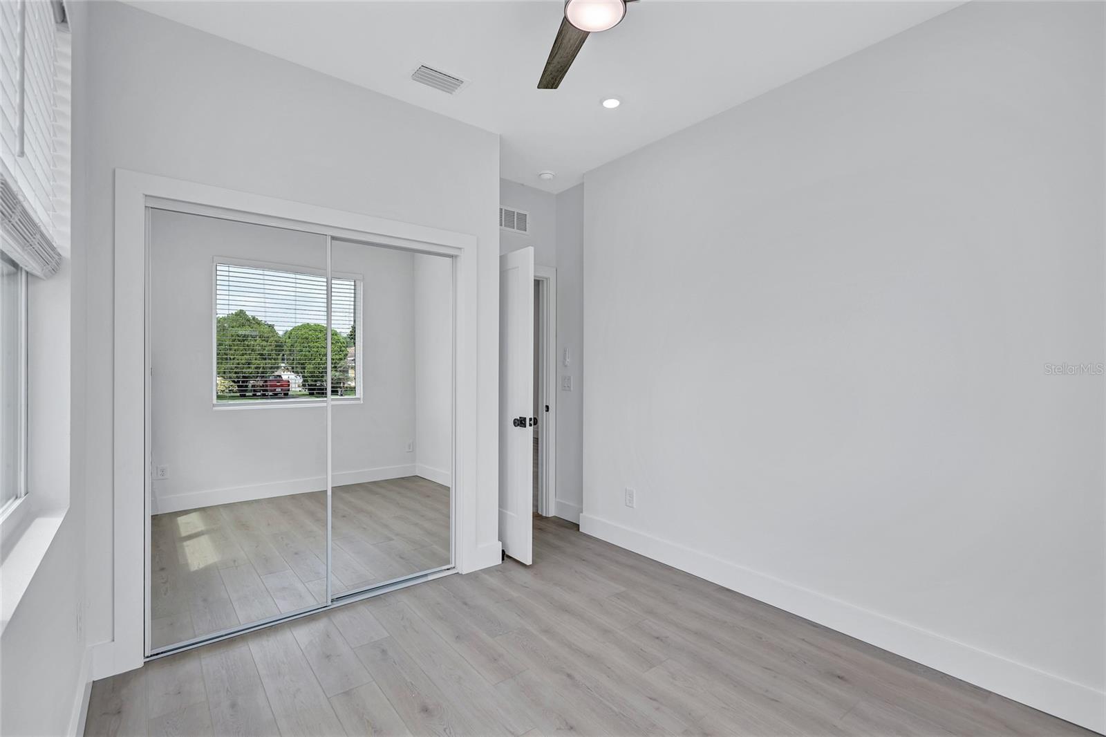 Image 17 of 32 For 2720 27th Avenue N