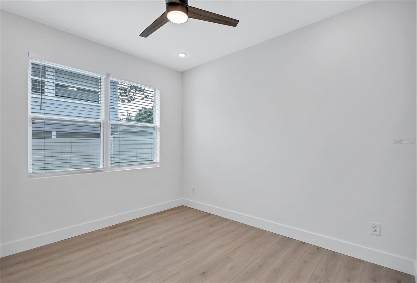 Image 21 of 32 For 2720 27th Avenue N