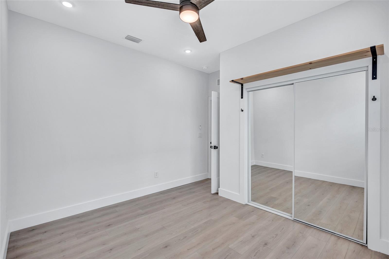Image 22 of 32 For 2720 27th Avenue N