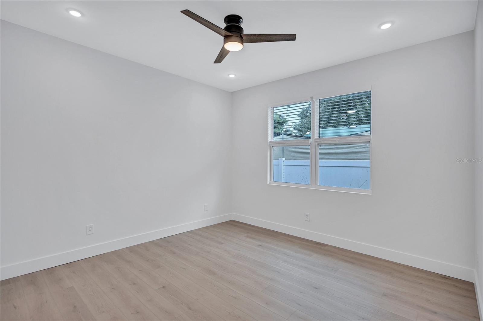 Image 24 of 32 For 2720 27th Avenue N