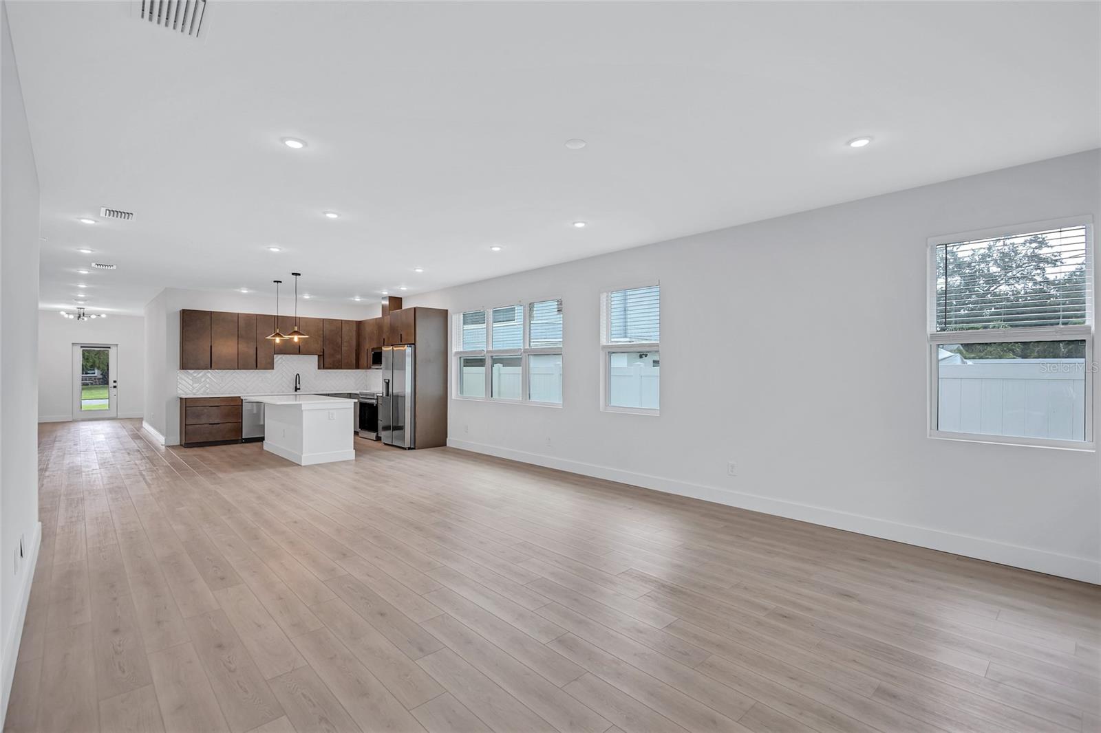 Image 7 of 32 For 2720 27th Avenue N