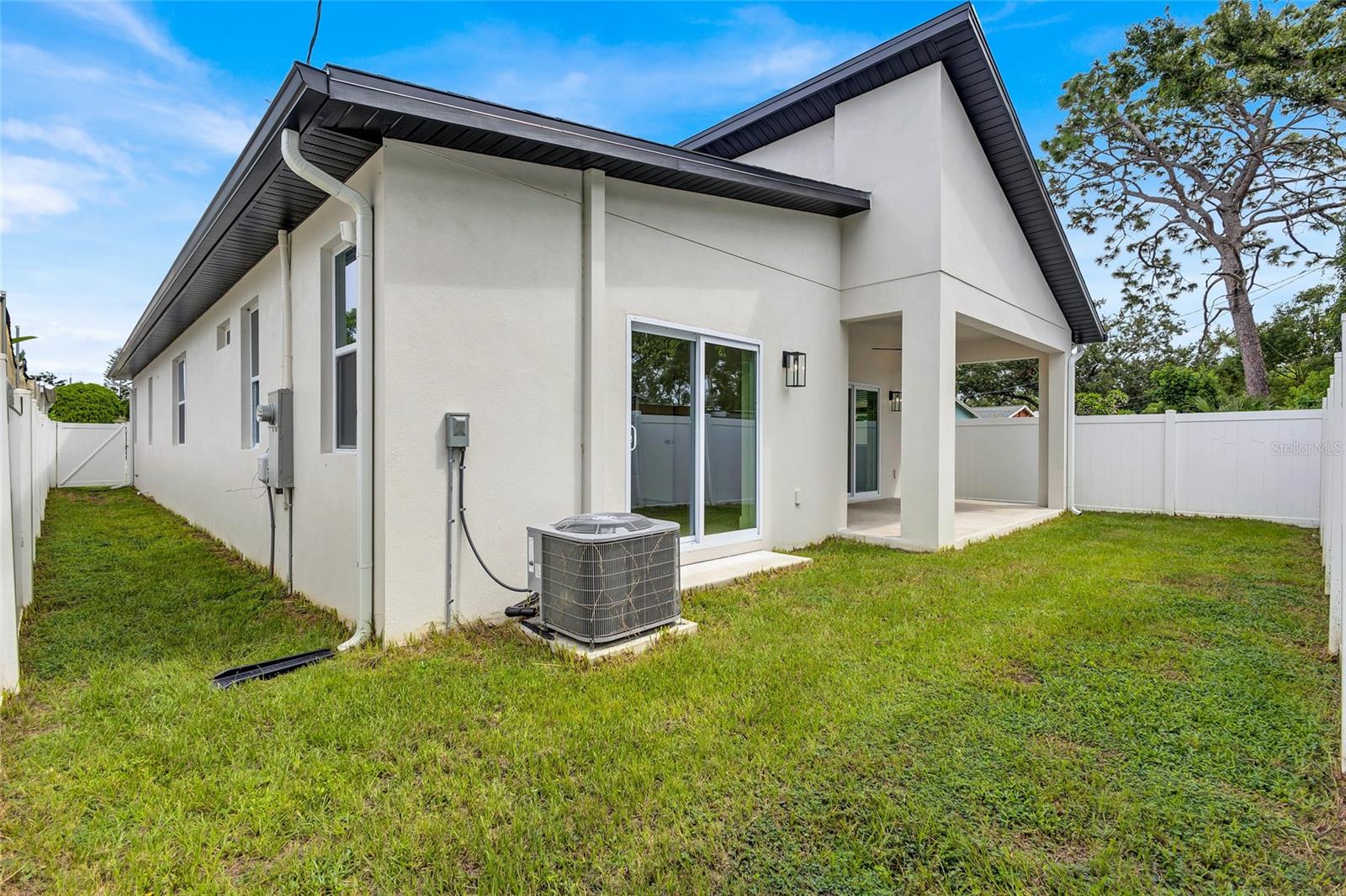 Image 9 of 32 For 2720 27th Avenue N