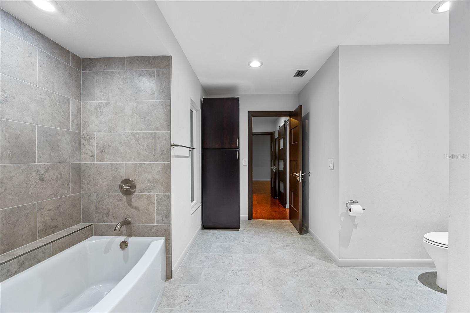 Image 31 of 65 For 4308 Hudson Lane