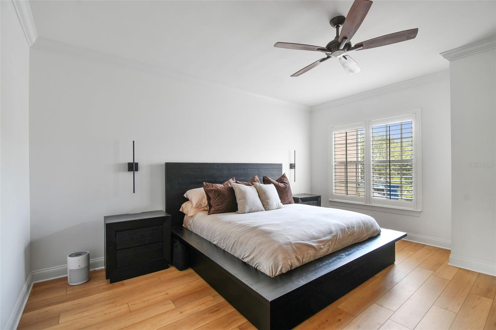 Image 18 of 62 For 944 Harbour Bay Drive