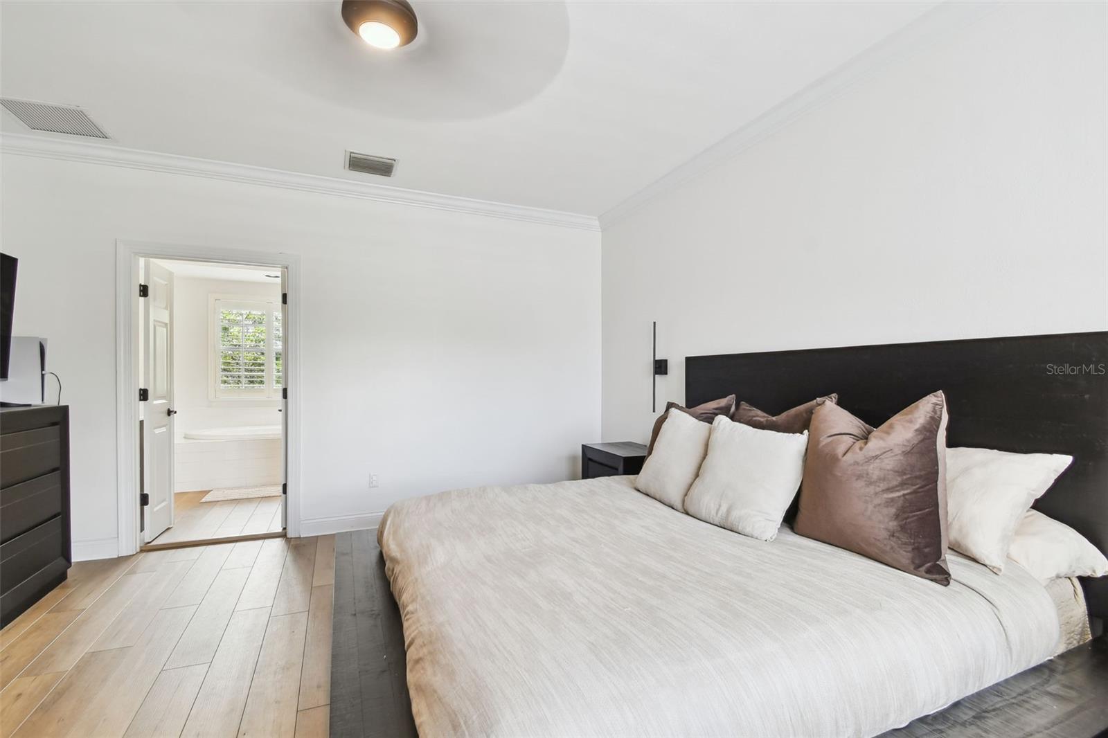 Image 20 of 62 For 944 Harbour Bay Drive
