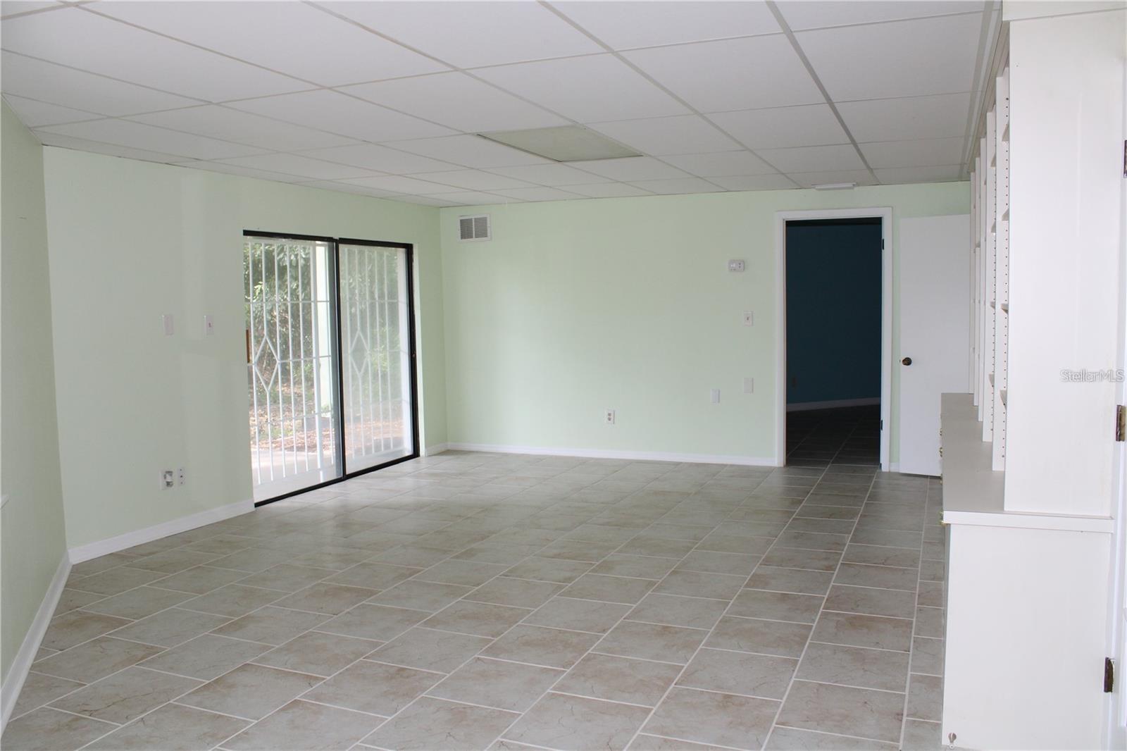 Image 4 of 32 For 5828 Oakhurst Drive