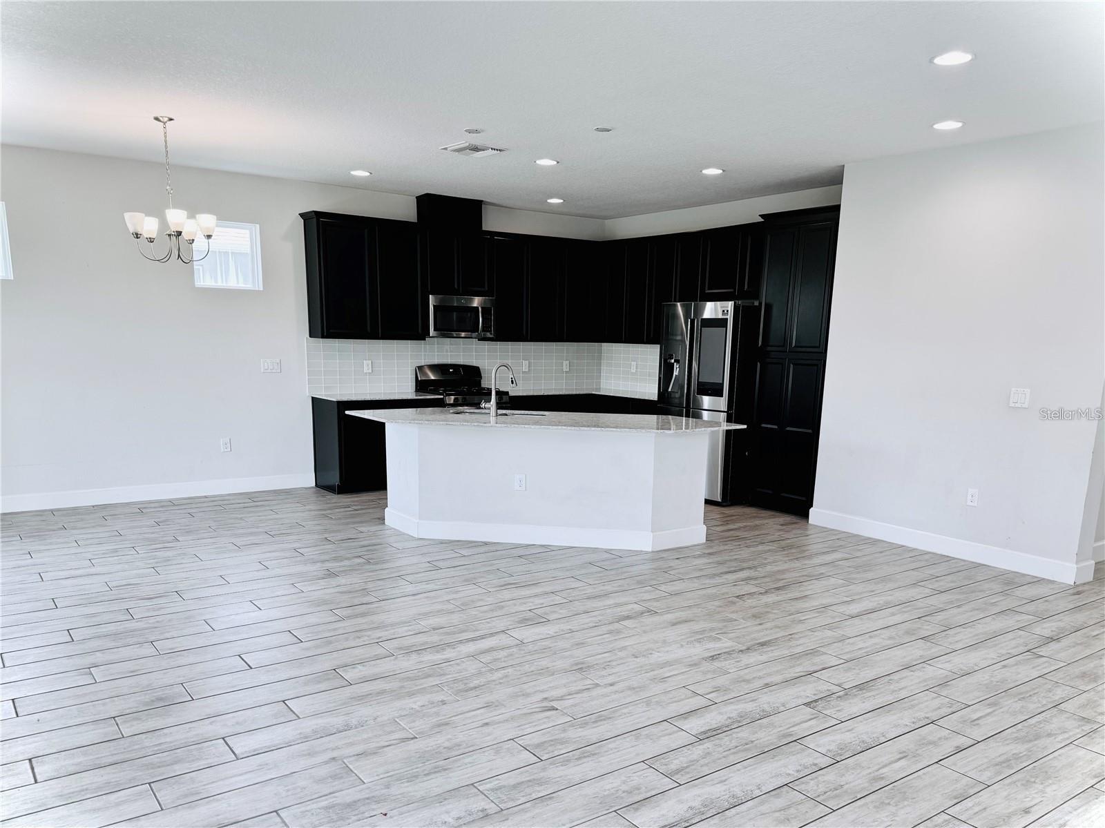 Image 4 of 13 For 6116 Colmar Place
