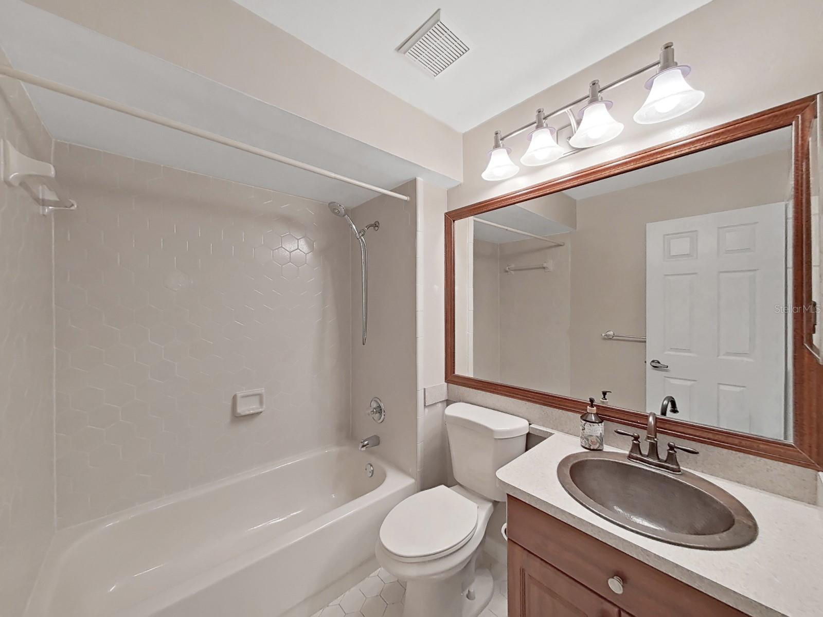 Image 15 of 24 For 18310 Aintree Court