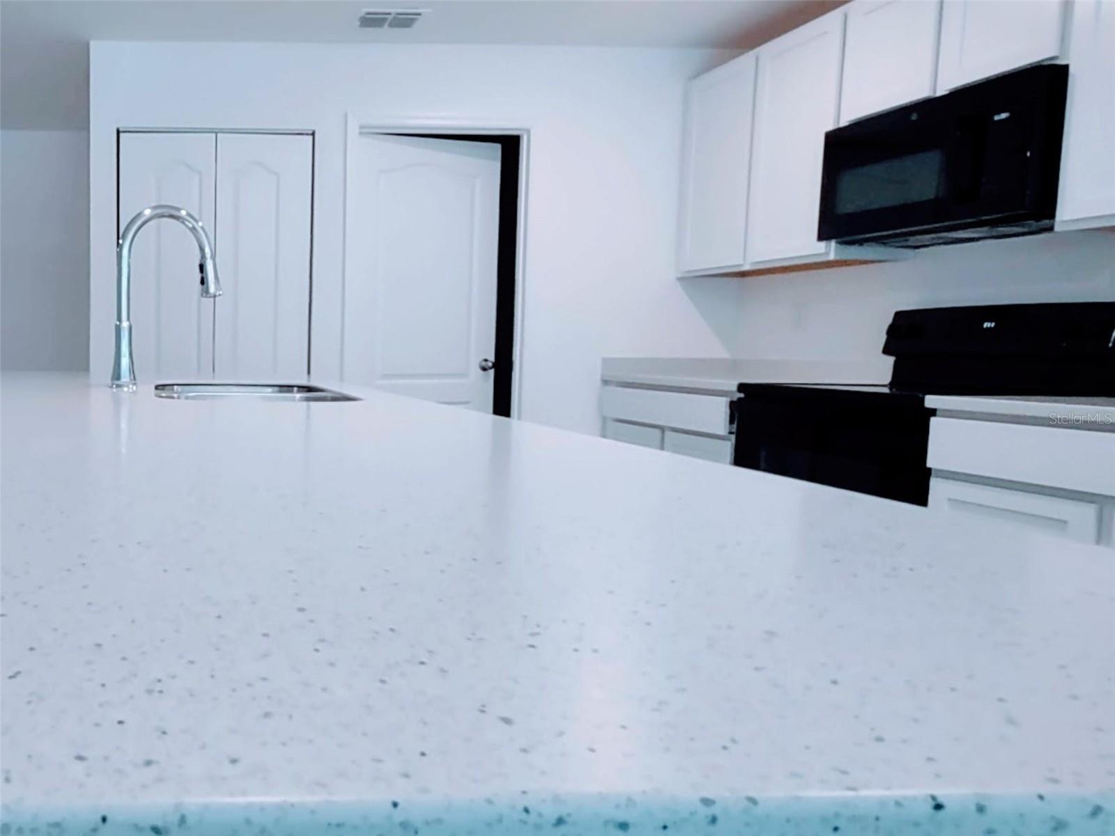 Image 11 of 26 For 108 Goldcoast Place