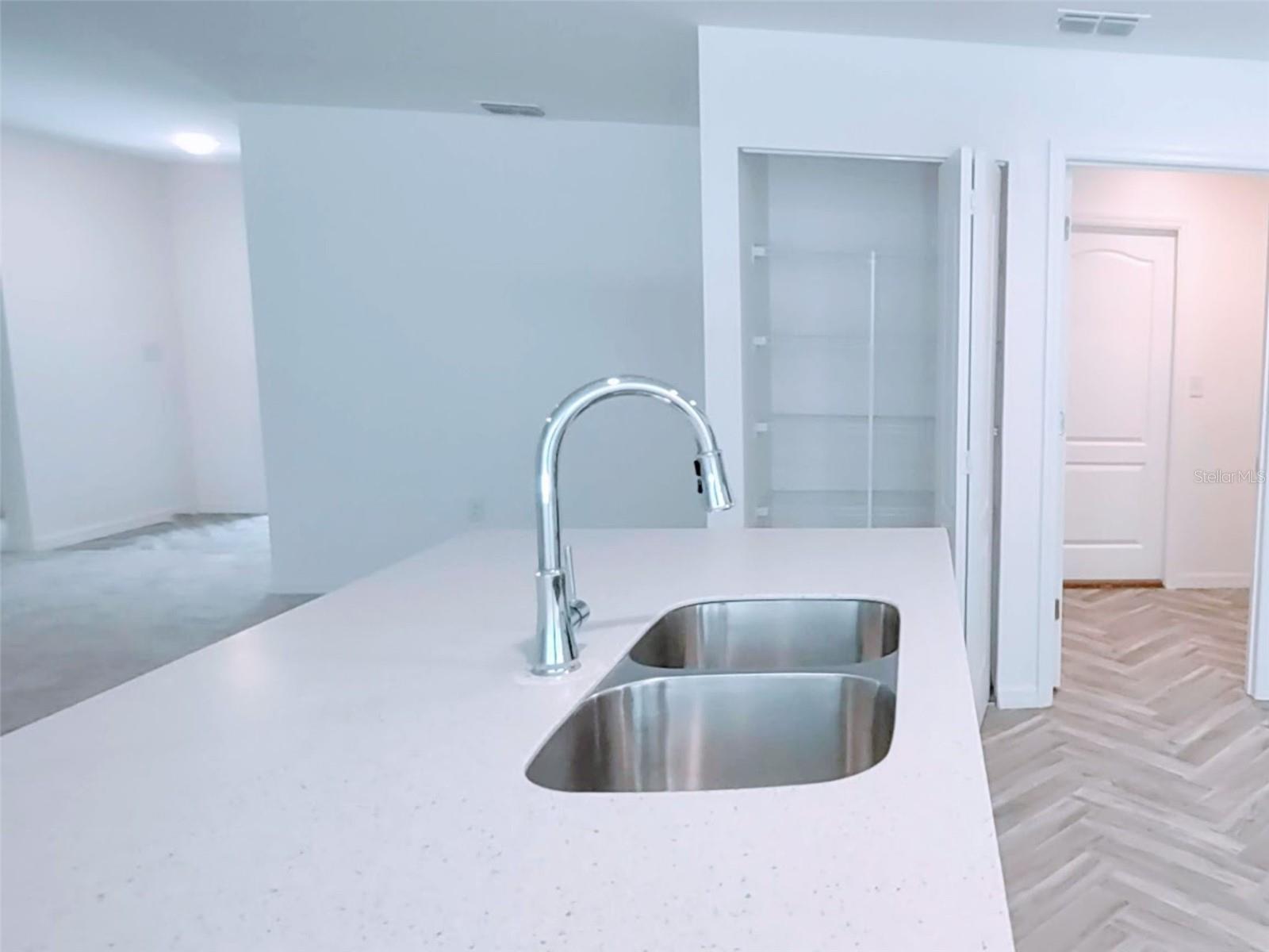 Image 19 of 26 For 108 Goldcoast Place