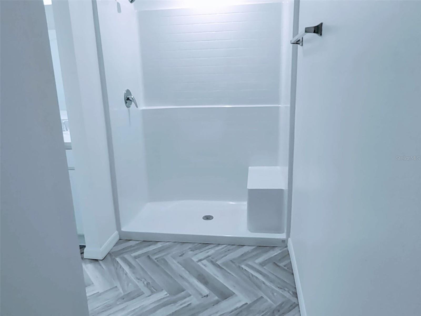 Image 23 of 26 For 108 Goldcoast Place