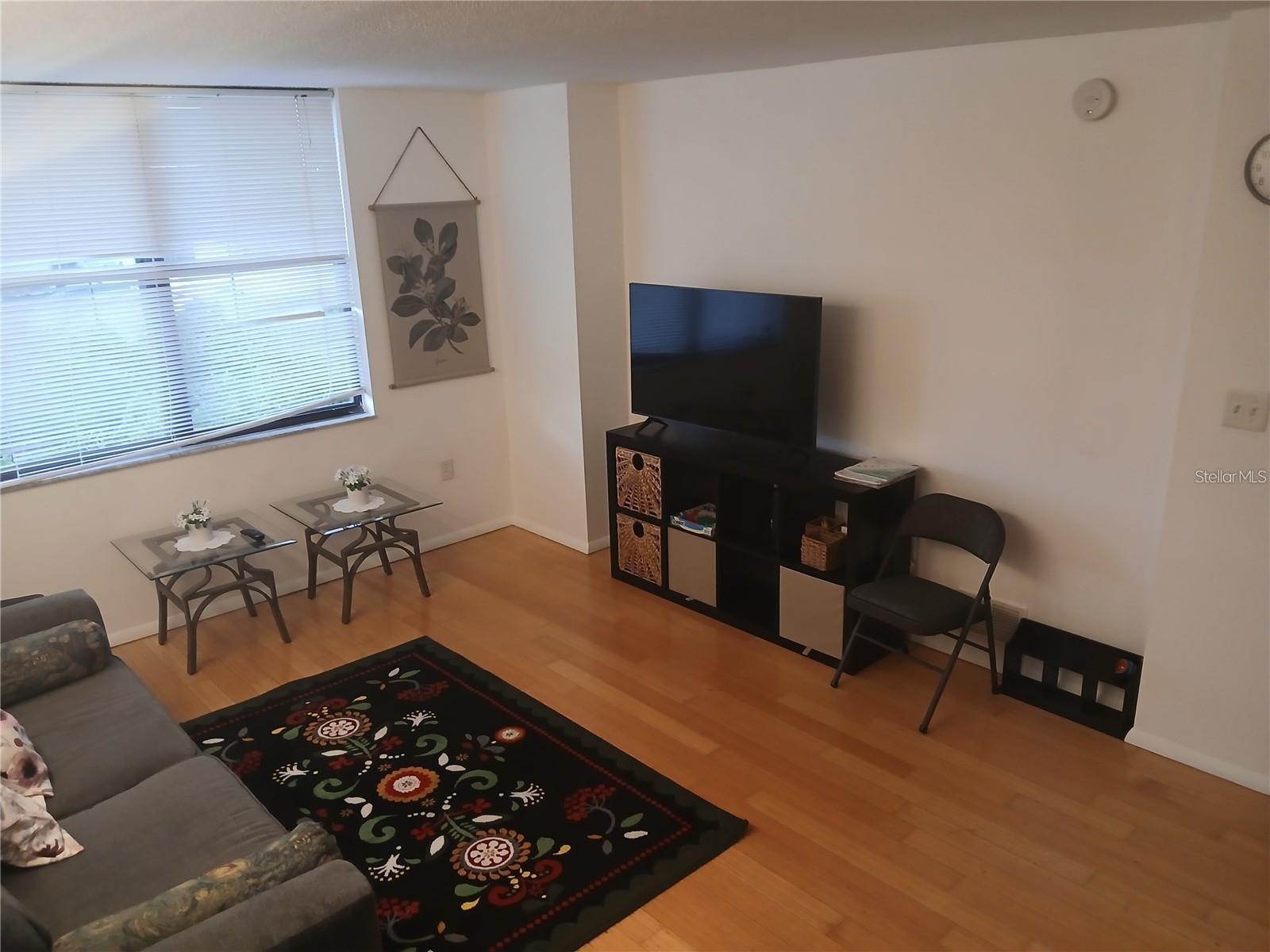 Image 9 of 18 For 701 Madison Avenue 510