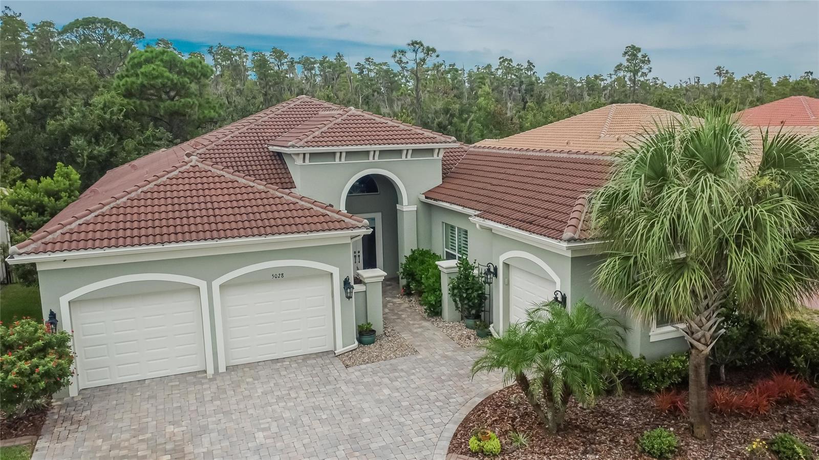 Image 84 of 100 For 5028 Emerald Isle Drive