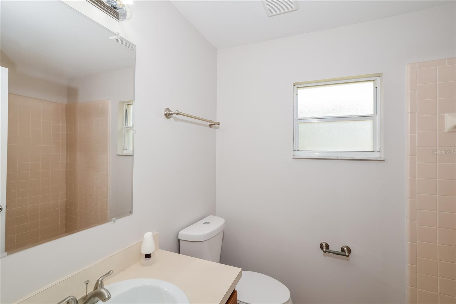 Image 14 of 16 For 528 Finch Court