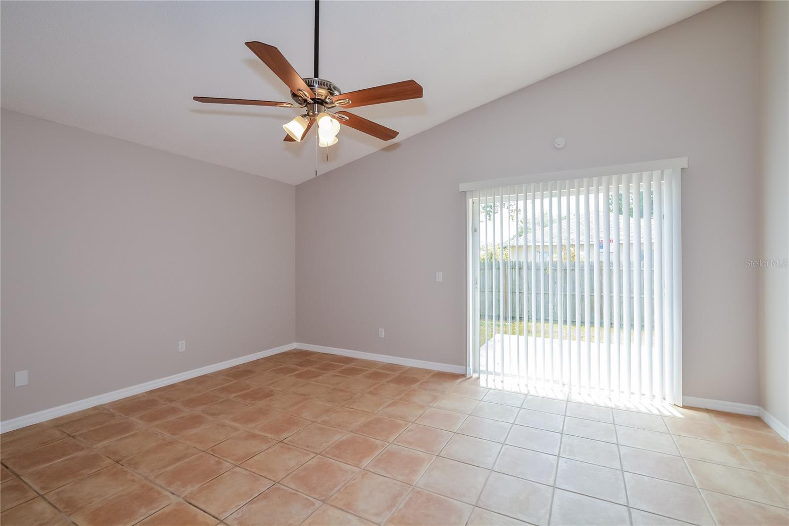 Image 4 of 16 For 528 Finch Court