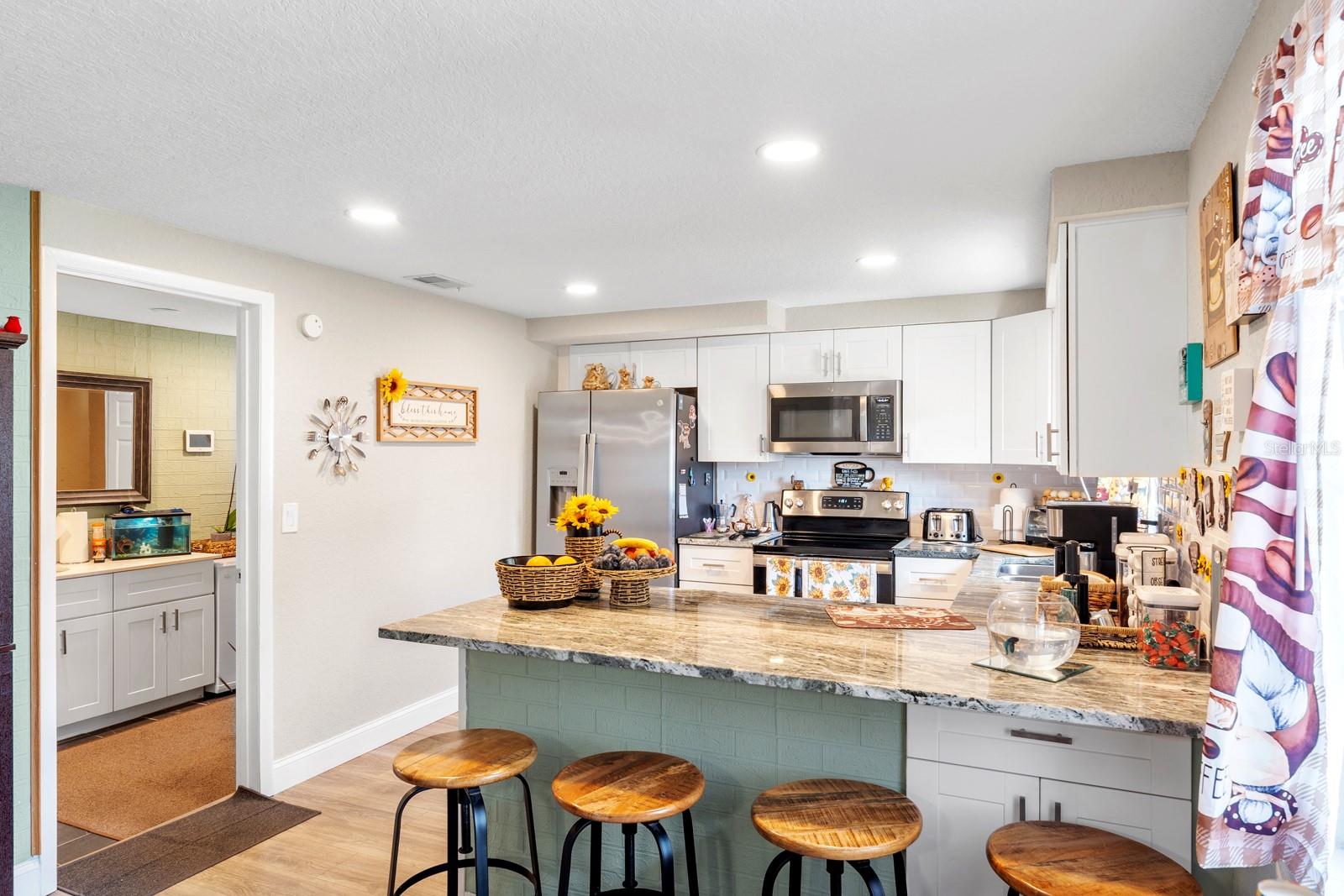 Listing photo id 8 for 2152 Arcadia Road