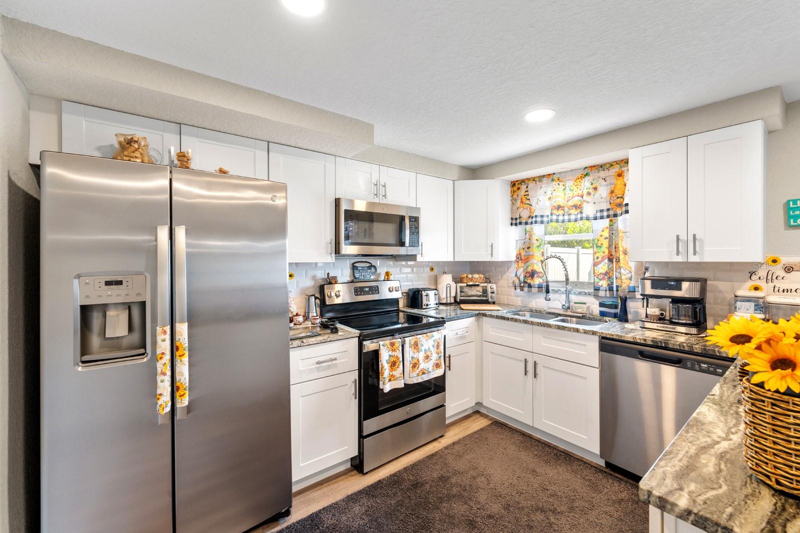 Listing photo id 9 for 2152 Arcadia Road