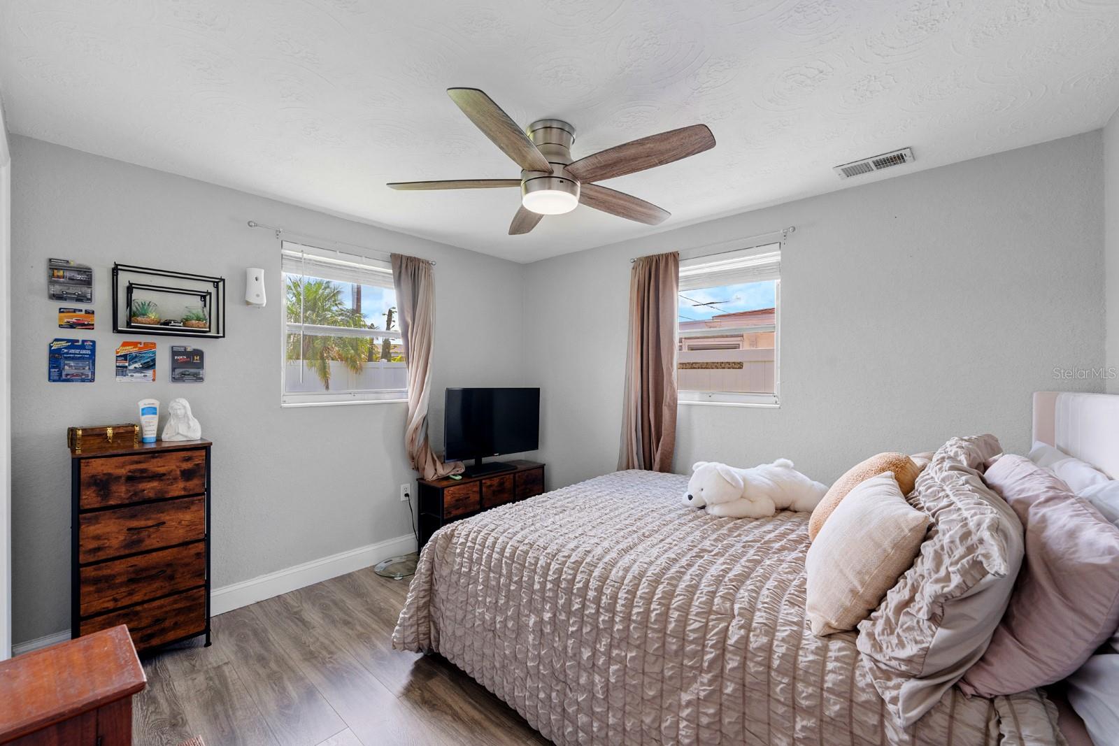 Listing photo id 13 for 2152 Arcadia Road