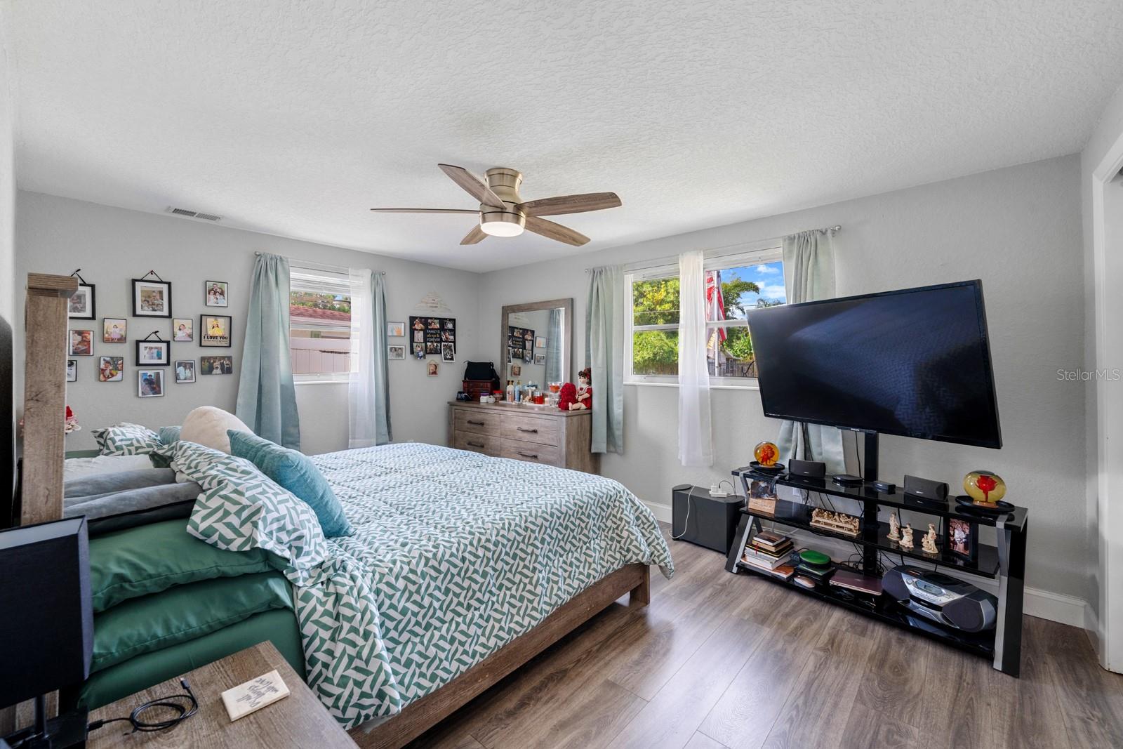 Listing photo id 14 for 2152 Arcadia Road