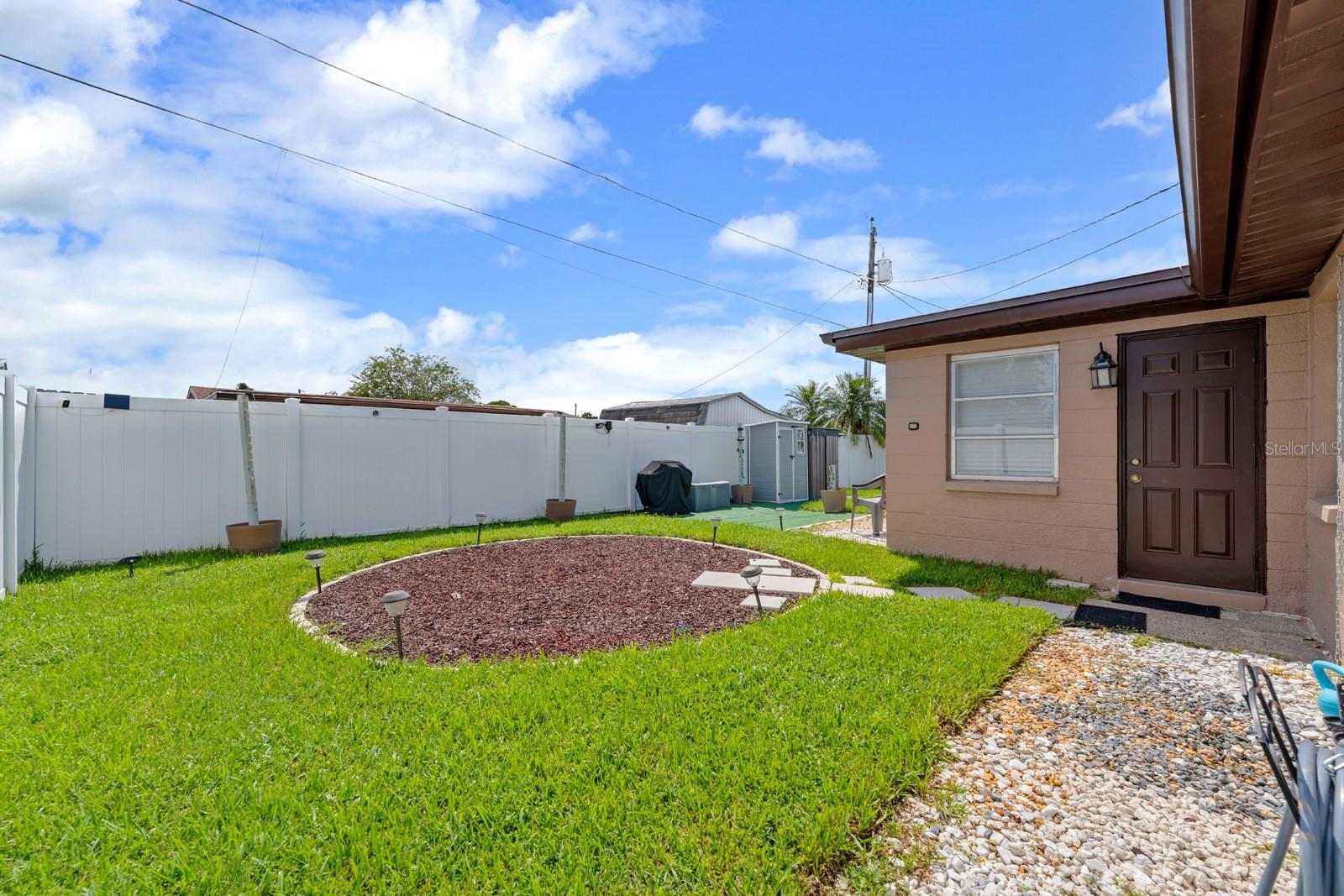 Listing photo id 19 for 2152 Arcadia Road