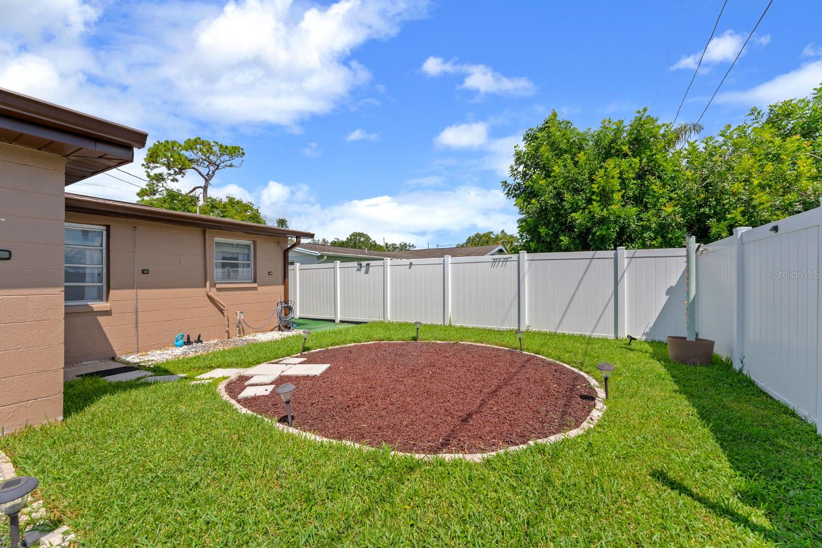 Listing photo id 21 for 2152 Arcadia Road