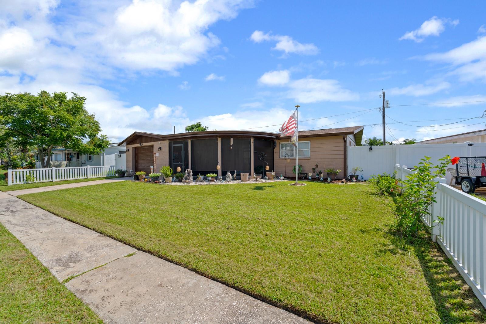 Listing photo id 1 for 2152 Arcadia Road