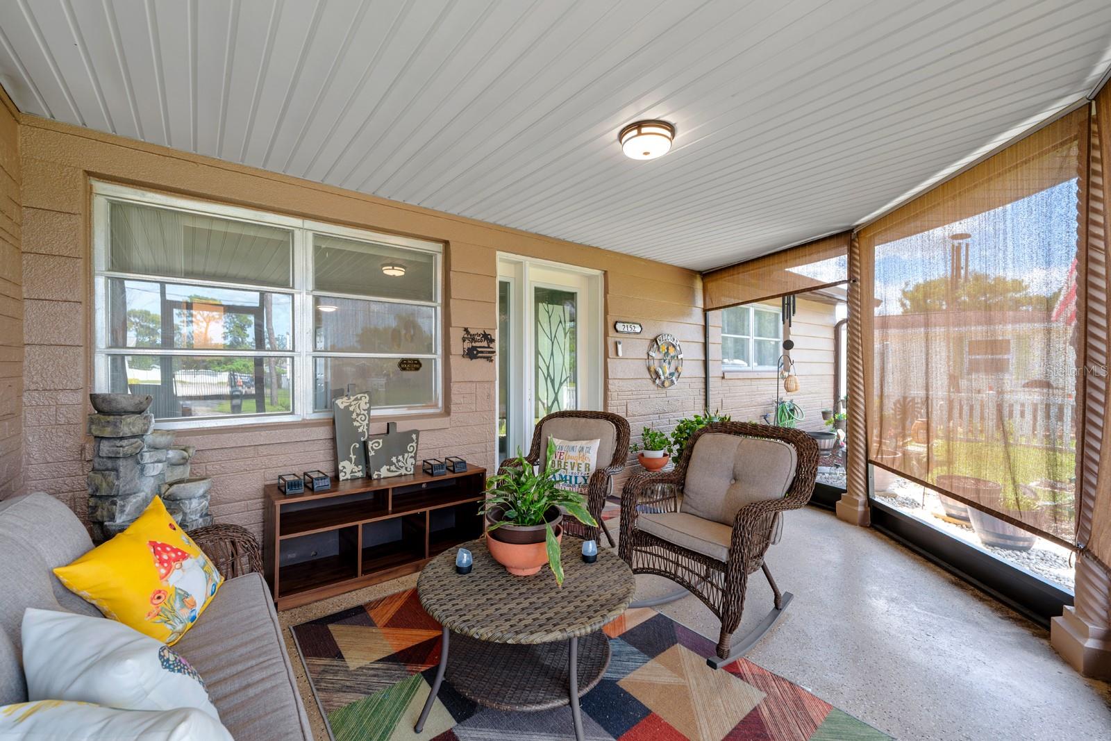 Listing photo id 2 for 2152 Arcadia Road