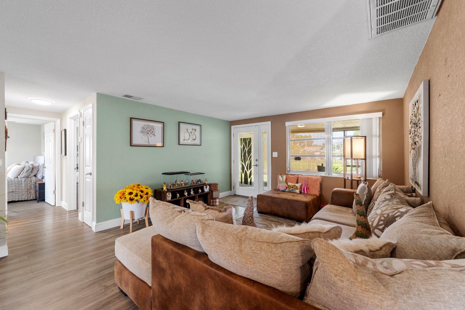 Listing photo id 4 for 2152 Arcadia Road