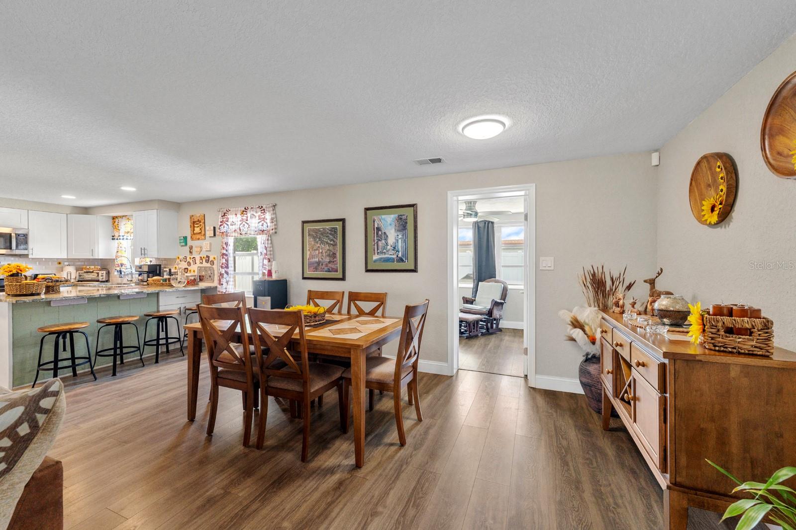 Listing photo id 5 for 2152 Arcadia Road