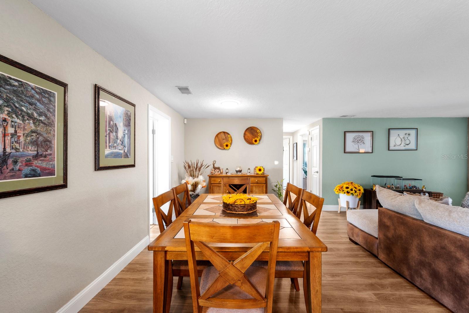 Listing photo id 6 for 2152 Arcadia Road
