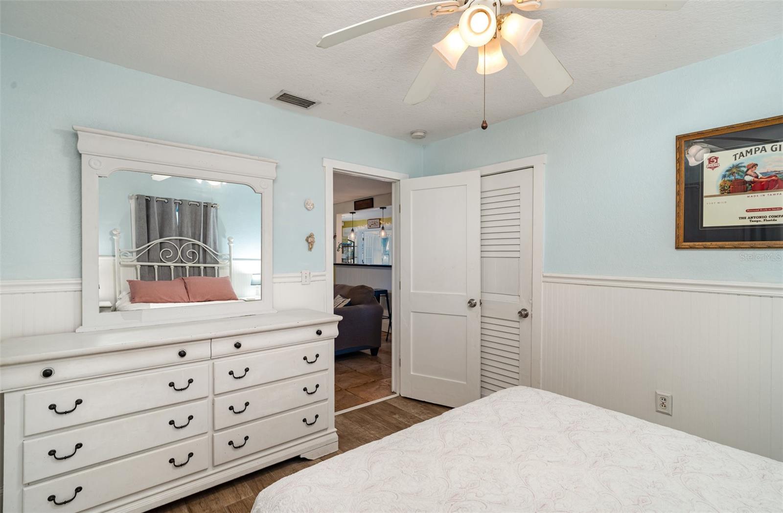 Image 11 of 35 For 660 Linley Street