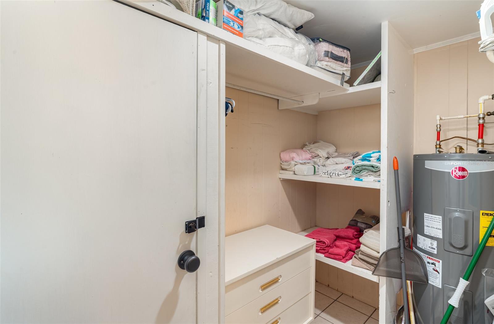 Image 16 of 35 For 660 Linley Street