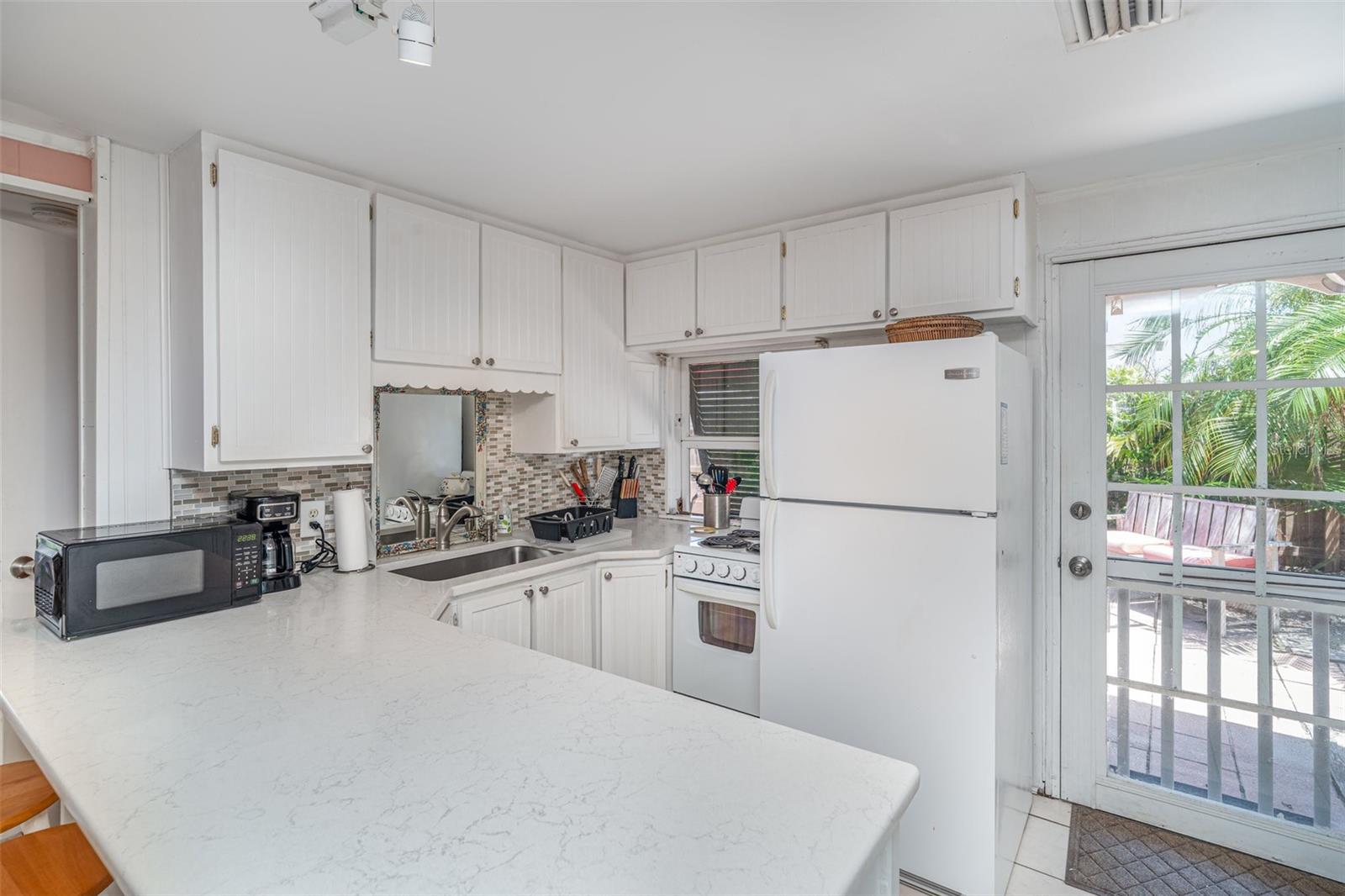 Image 24 of 35 For 660 Linley Street