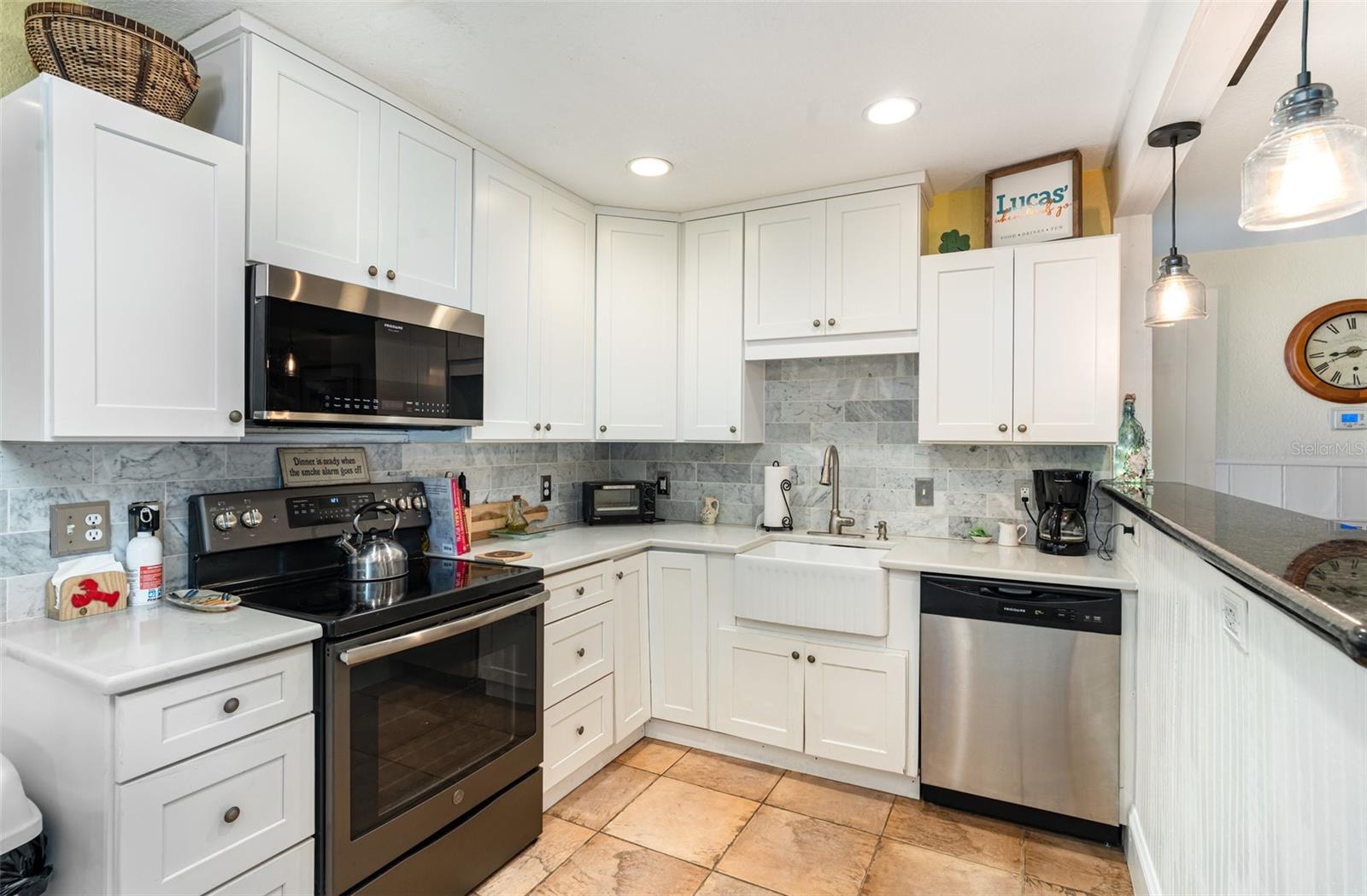 Image 5 of 35 For 660 Linley Street